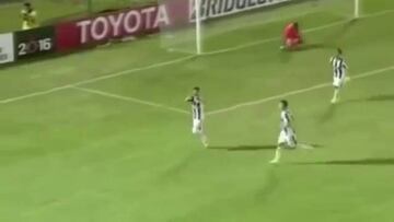 Herrera ironiza: "Hace años que no me llegaba una pelota"