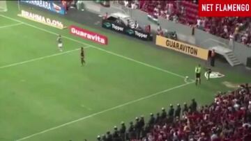 El truco más difícil de hacer con un balón de NFL y lo más visto