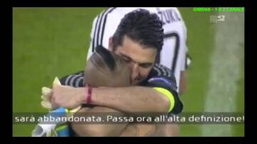 El emotivo reencuentro entre Arturo Vidal y Gianluigi Buffon