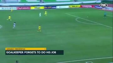 ?Se la quer¨ªan pasar al arquero, pero termin¨® en autogolazo!