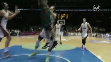 El Sevilla escapa del descenso y complica más a Obradoiro