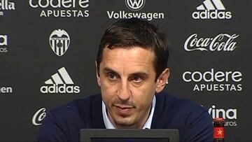 Neville: "Algunas decisiones del árbitro han sido ridículas"