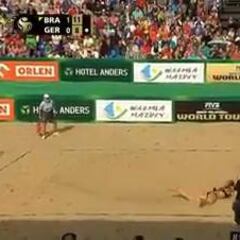 ¿El mejor punto en la historia del voleibol de playa?