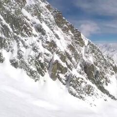 Las Yamaha de Lorenzo y Rossi pasean por la nieve
