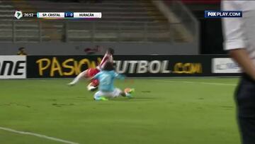 Miralles sufrió brutal patada de defensa de Sporting Cristal