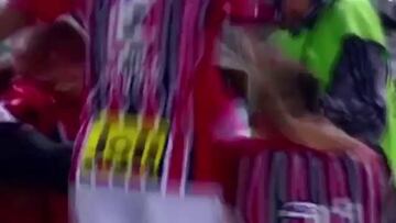 El insólito autogol que dejó sin triunfo a Sao Paulo y Mena