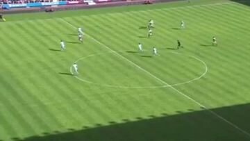 West Ham keeper Adrián scores wonder goal in friendly