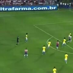 Dani Alves salva a Brasil de la derrota en el último suspiro