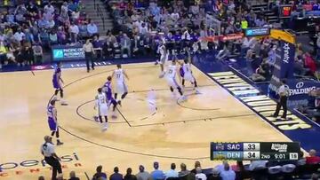 Rudy Gay (25) y Seth Curry imponen su ley en Colorado