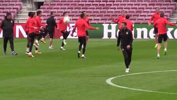 Simeone shows off his own skills during training in the Camp Nou