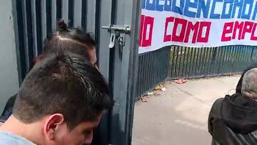 Lado B del banderazo: caos y proyectiles contra la prensa