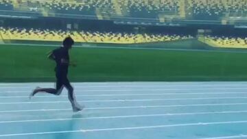 ¡Ni la lluvia aleja a Aravena de su pasión por el atletismo!