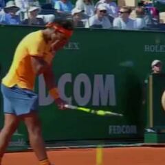 Monte Carlo crowd boo Rafa Nadal after he kills a bee