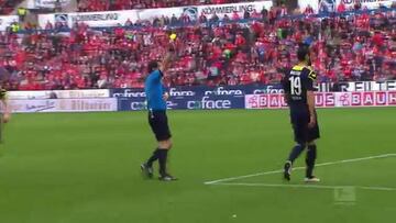 ¡Árbitro en Alemania le mostró 'media amarilla' a jugador!