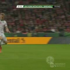 Vidal protagoniza 'piscinazo' en la victoria del Bayern Munich