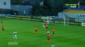 ¡Eludió a un rival con un taco y anotó un golazo espectacular!