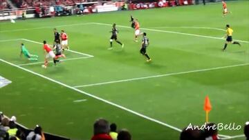 Raúl Jiménez lo intentó todo sin suerte: rabona y larguero