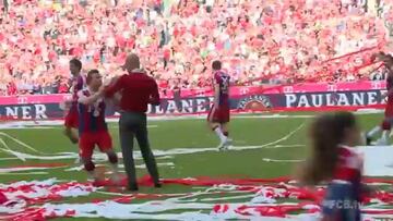 Aquel baño de espuma de Pep celebrando la Bundesliga