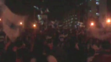 Castillo lidera la celebración de los hinchas en Plaza Italia