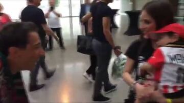 Festejo del PSV: afición entregada y Guardado con su hijo