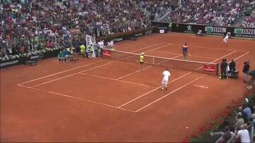 Logra su primer home run con 42 años los videos más vistos