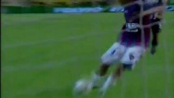 Sebastián Sosa: el arquero que ataja penales y los relata