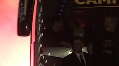 League winners Barcelona receive heroes' welcome