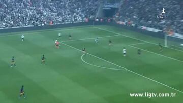 ¡Quaresma casi anota de rabona el mejor gol de su vida!