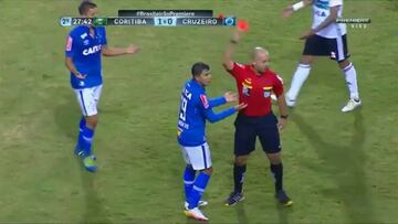 ¡El pisotón en la espalda con que partió el Brasileirao!