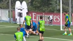 Cristiano Ronaldo crashes into Casilla before Champions League