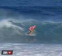 Reina del surf: vence con un solo brazo a la líder mundial