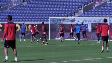 ¡Bryan Ruiz portero de Costa Rica y Pemberton... goleador!