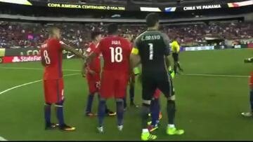 Chile golea a Panamá con dobletes de Vargas y Alexis