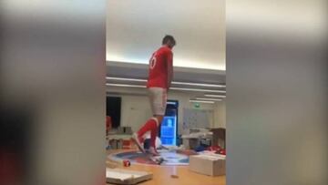 Épico baile de Ledley para celebrar el pase de Gales