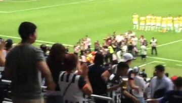 Así fue el emotivo homenaje a 'Chupete' Suazo en Monterrey