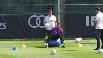 Keylor's reflexes honed in goalkeeping training