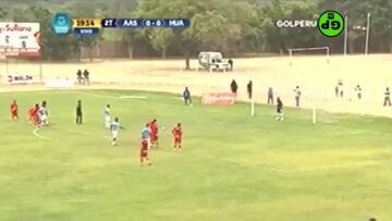 Quisieron imitar el penalti Messi y Suárez... ¡y así les fue!