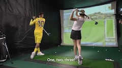 Neymar aprende a jugar al golf con una guapa profesora