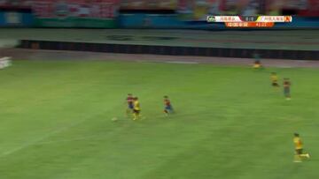 El 'baile' de Paulinho con el que dejó por los suelos al portero