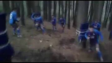 El arduo trabajo de la cantera de Huachipato en un bosque