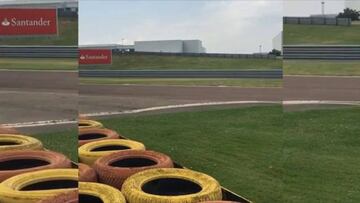 Kobe Bryant prueba un increíble Ferrari a 300 km/h