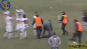 Brutal batalla campal en la final de una liga en Argentina