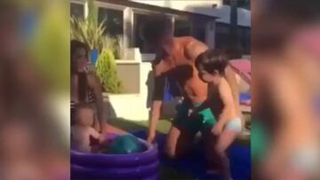 Sergio Ramos es tremendo papá: así fue su regreso a casa