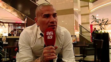 'Kike' Acuña y los recuerdos de su amistad con Van Persie