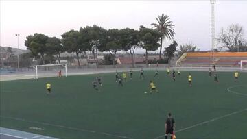 Ni el juez de línea pudo evitar celebrar este golazo: ¡Increíble!