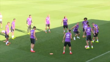 James has got skills! Check out his 'rabona' in Real training