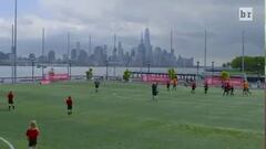 Xabi Alonso y Arturo Vidal retados por 40 niños: ¿podrán?