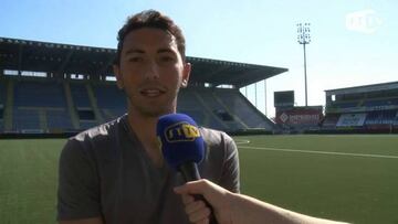 'Cimbi' Cuevas se presentó con fluido inglés en Bélgica