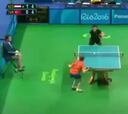 ¡Increíble la holandesa paralímpica de tenis de mesa!