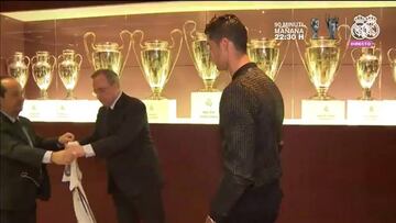 Cristiano celebra junto a Florentino sus 350 partidos
